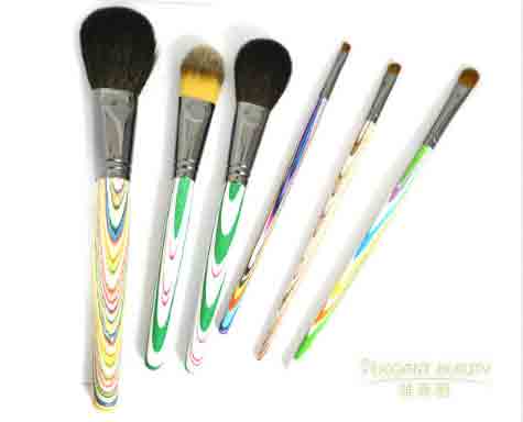 貴的化妝刷與便宜的化妝刷相比有什么區(qū)別?