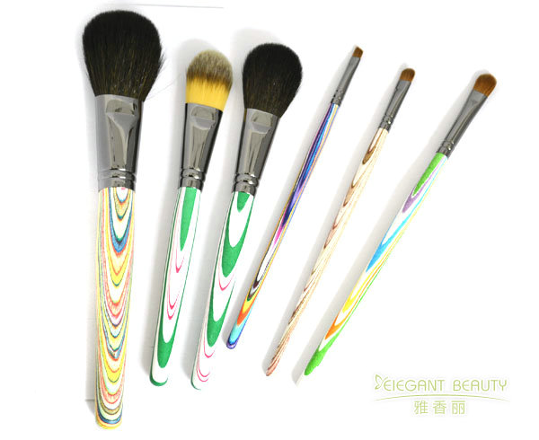 化妝刷套裝如何通過(guò)刷毛密度優(yōu)化上妝均勻度