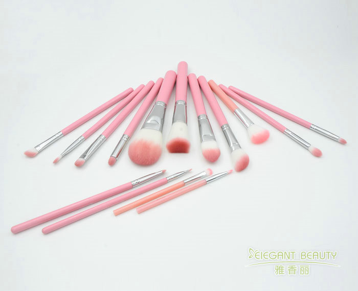 從平價到高端，化妝刷套裝性價比大比拼！